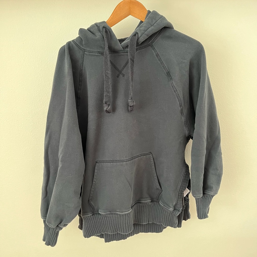 Navy American Eagle sweatshirt